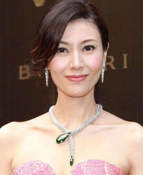 李嘉欣直播视频爆料最新,娱乐圈幕后真相大曝光!